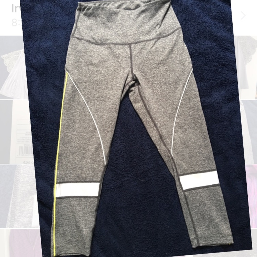 Crop yoga pants